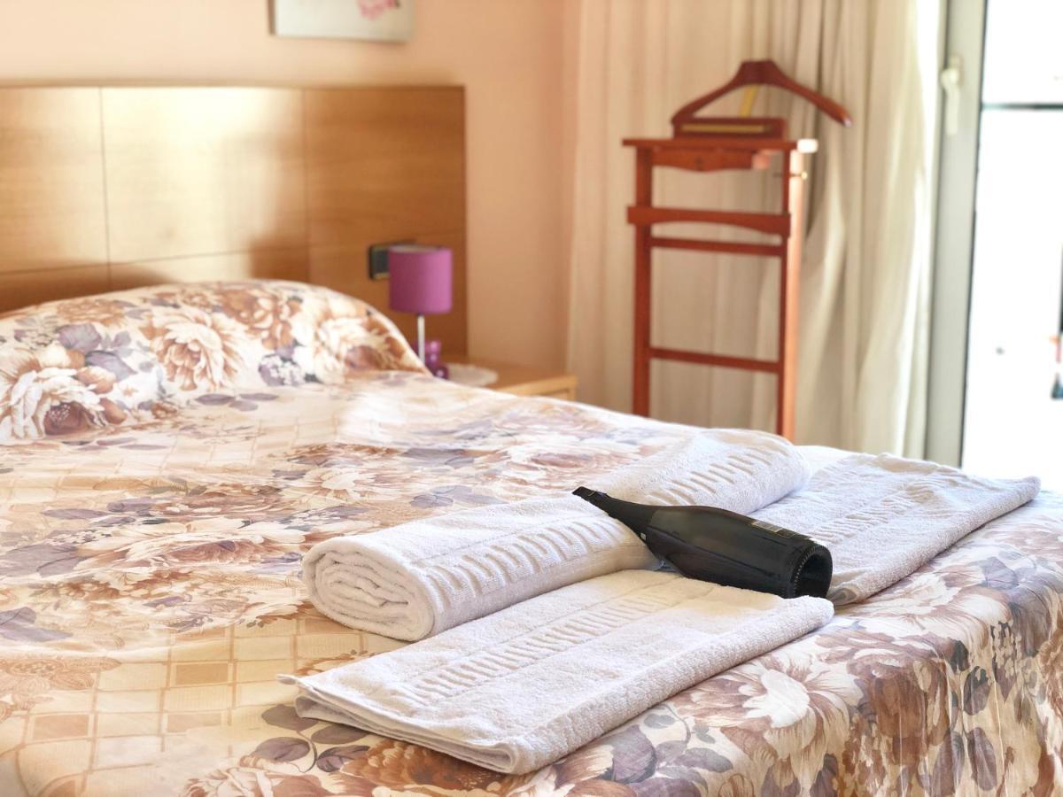 Apartamentos Benet Roses Eksteriør bilde