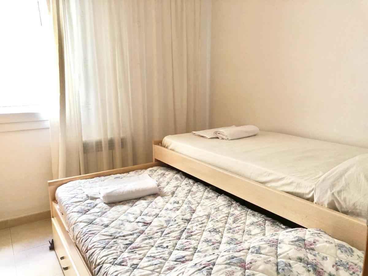 Apartamentos Benet Roses Eksteriør bilde